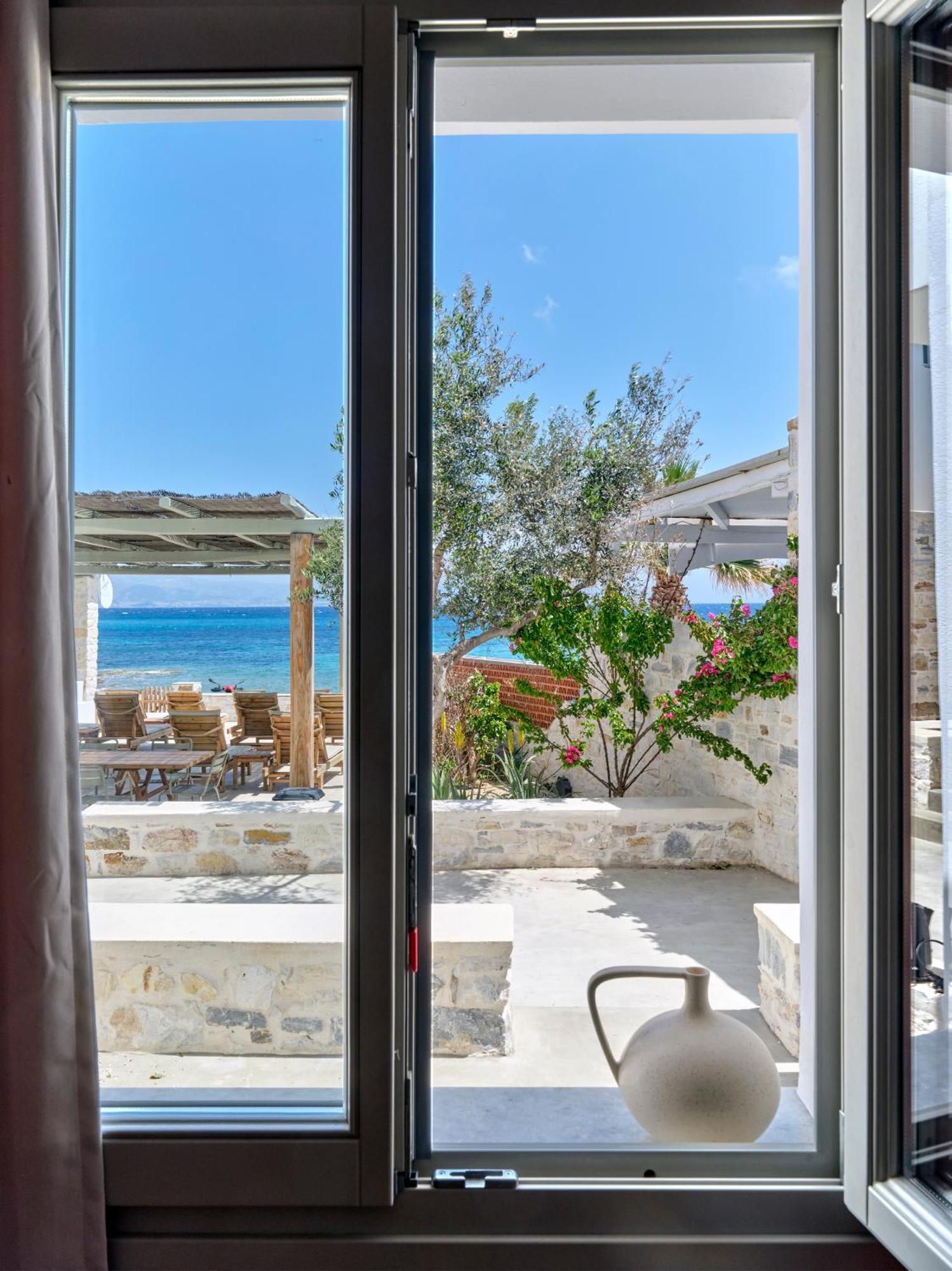Magoo Suites Logaras Dış mekan fotoğraf