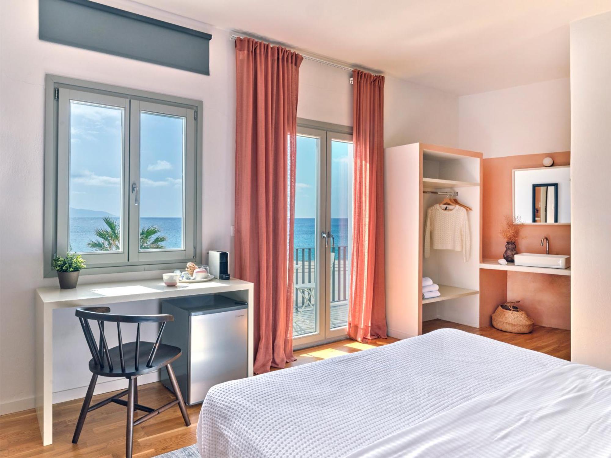 Magoo Suites Logaras Dış mekan fotoğraf