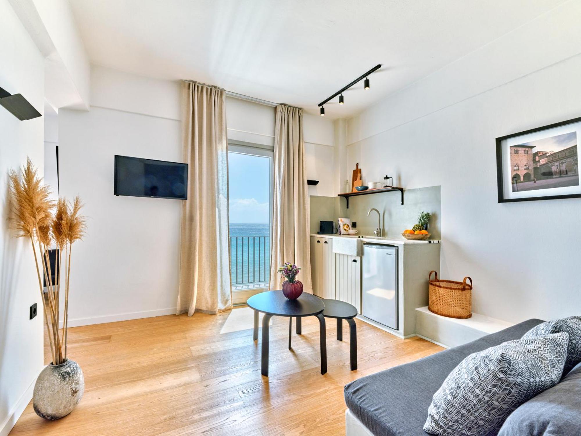 Magoo Suites Logaras Dış mekan fotoğraf